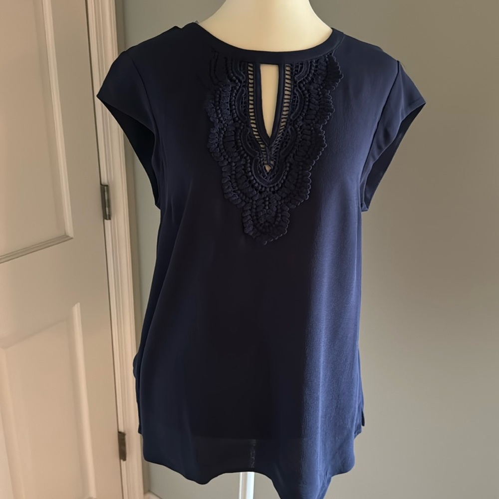Adorable navy blue top